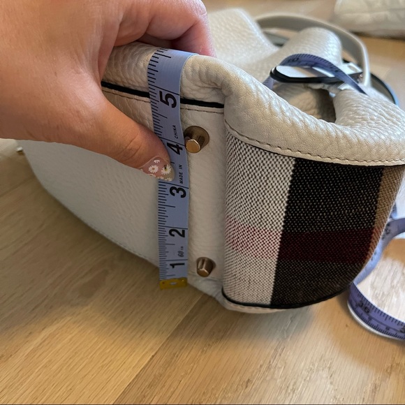 Burberry Bucket Bag Purse White Leather - Picture 11 of 14